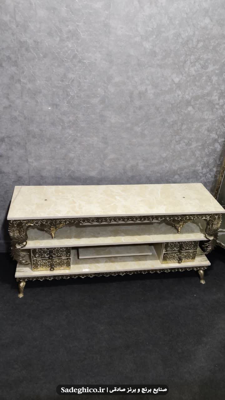 میز تلویزیون برنزی چهارکشو طاووسی صفحه طرح سنگ